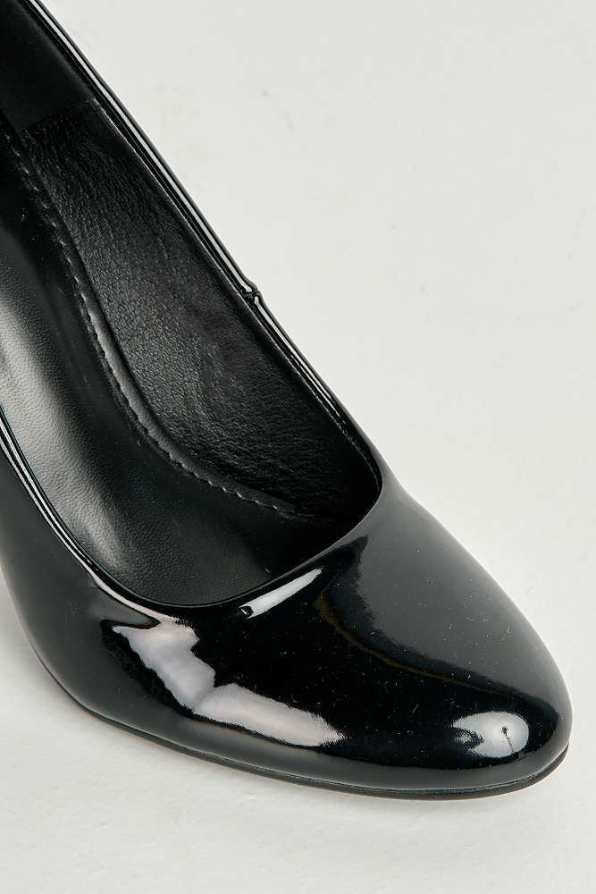 Pippa Round Toe Mid Stiletto Heeled Court Shoes in Black - Image 5