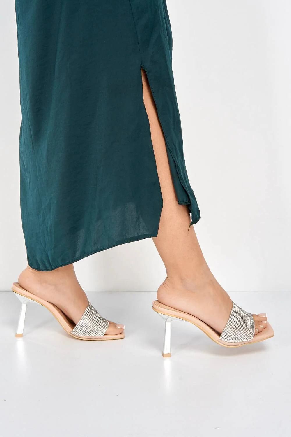 Porto Diamante Band Slanted Heel Mule in Nude - Image 3