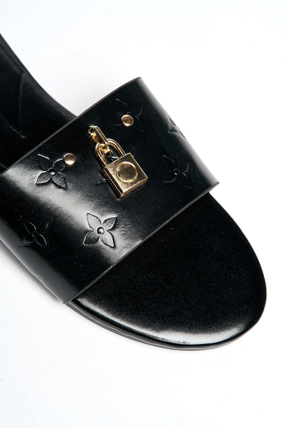 Sayana Metallic Padlock Detail Textured Band Flat Sliders in Black - Image 6