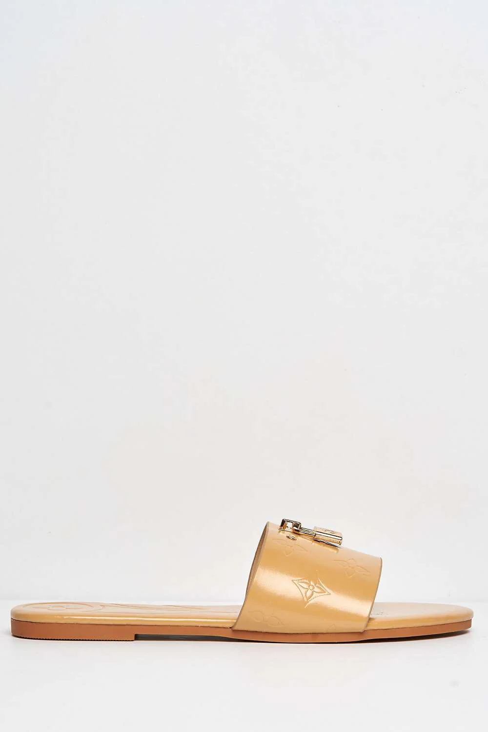 Sayana Metallic Padlock Detail Textured Band Flat Sliders in Nude - Image 5