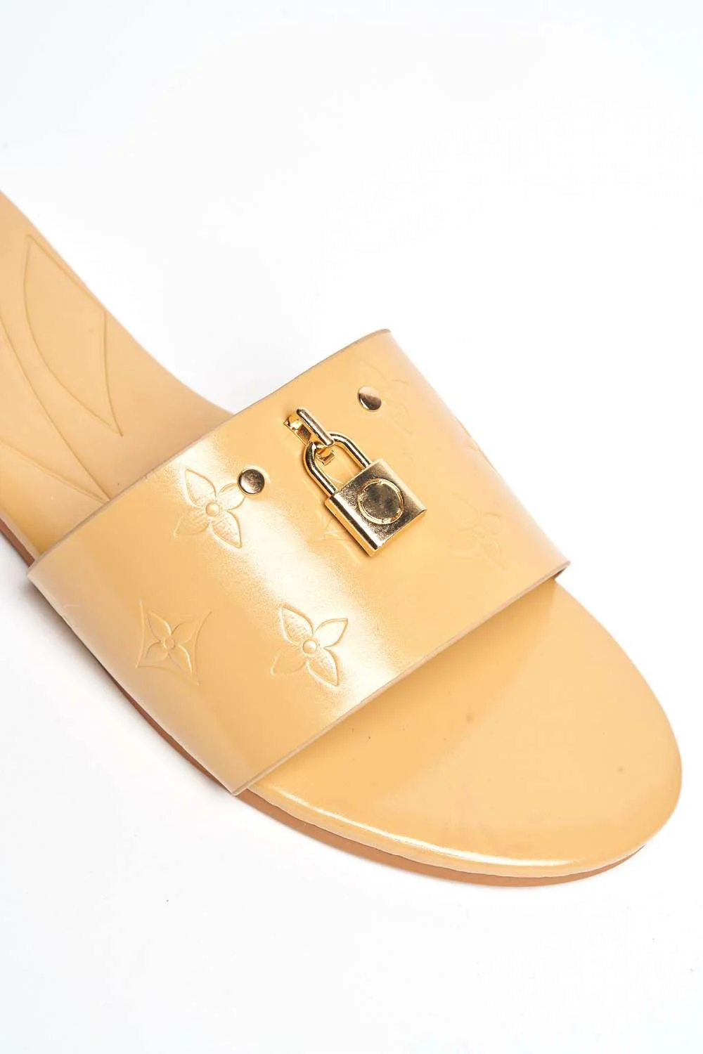 Sayana Metallic Padlock Detail Textured Band Flat Sliders in Nude - Image 6