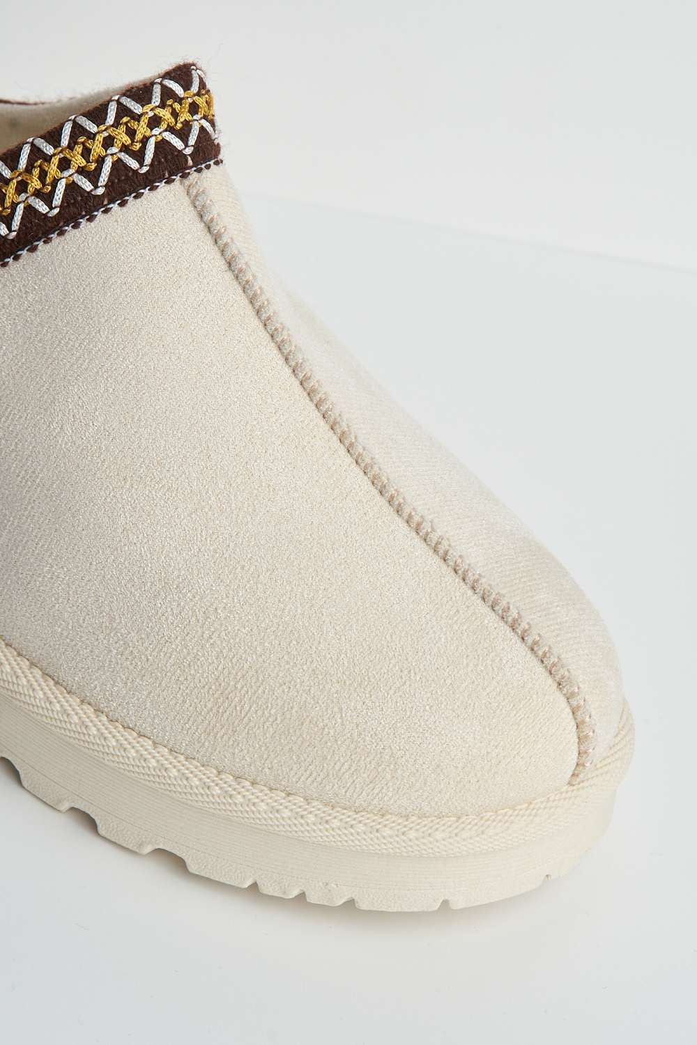 Sigrid Embroidered Faux Fur Lining Slippers in Beige - Image 6