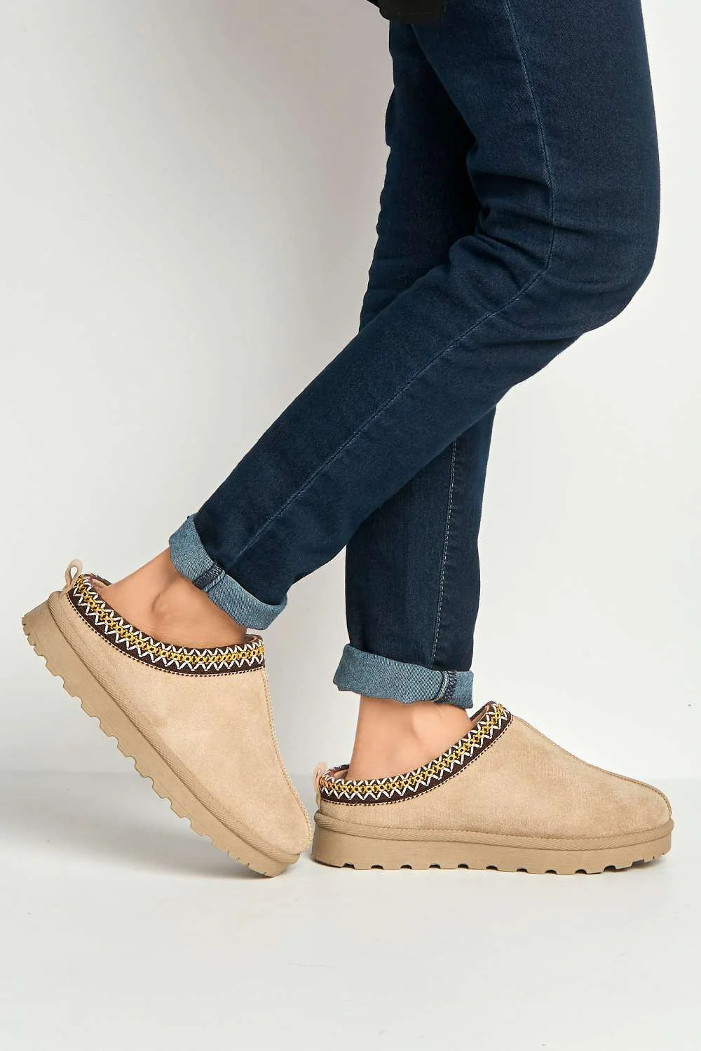 Sigrid Embroidered Faux Fur Lining Slippers in Mocha - Image 2