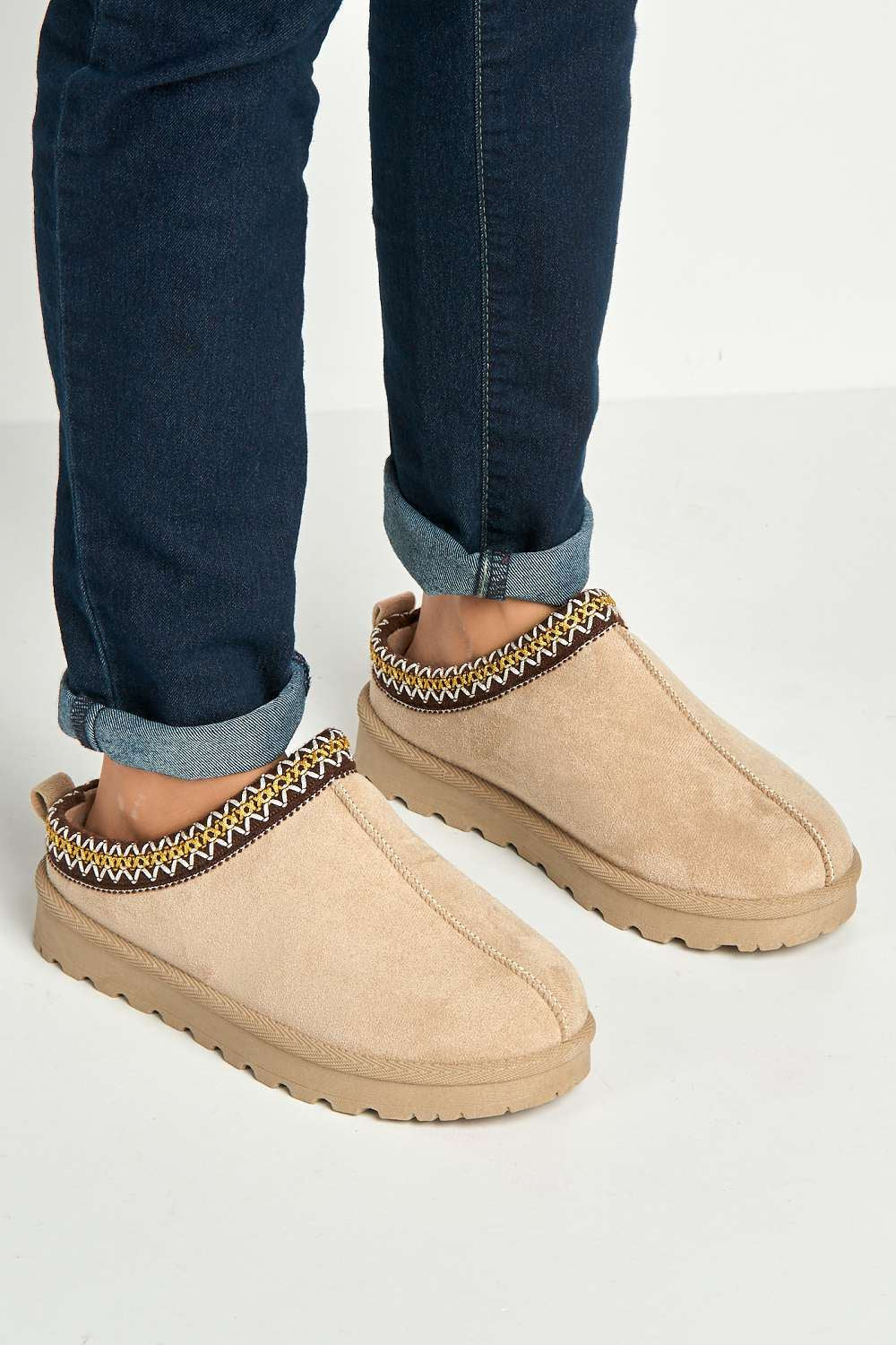 Sigrid Embroidered Faux Fur Lining Slippers in Mocha - Image 3