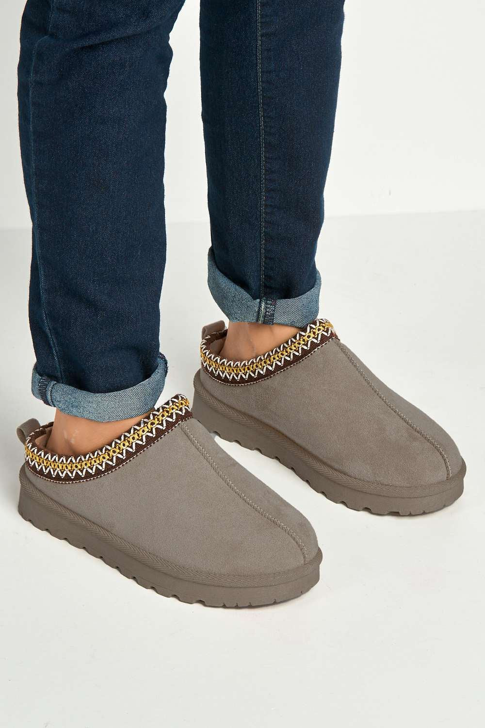 Sigrid Embroidered Faux Fur Lining Slippers in Taupe - Image 2