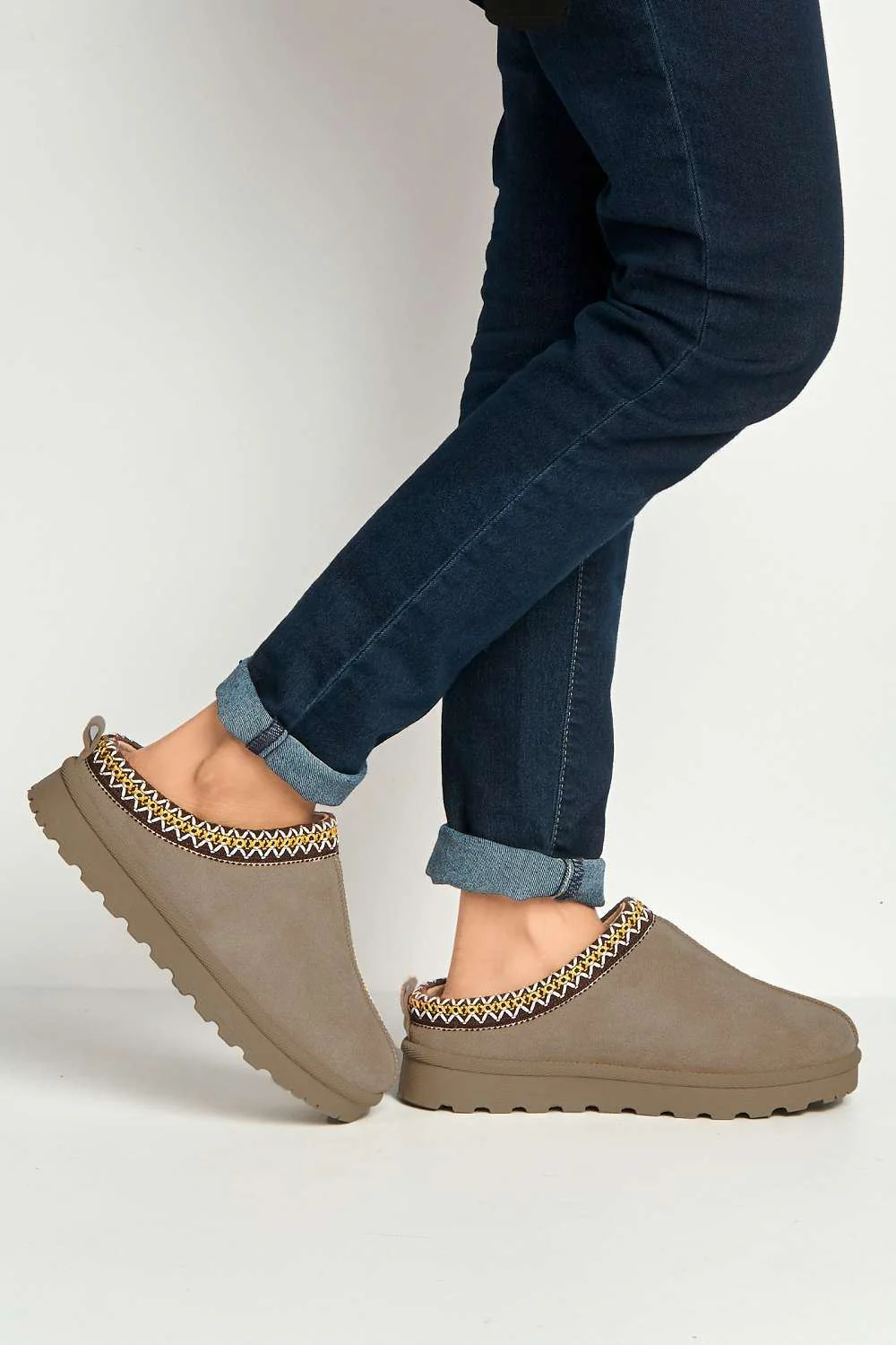 Sigrid Embroidered Faux Fur Lining Slippers in Taupe - Image 3