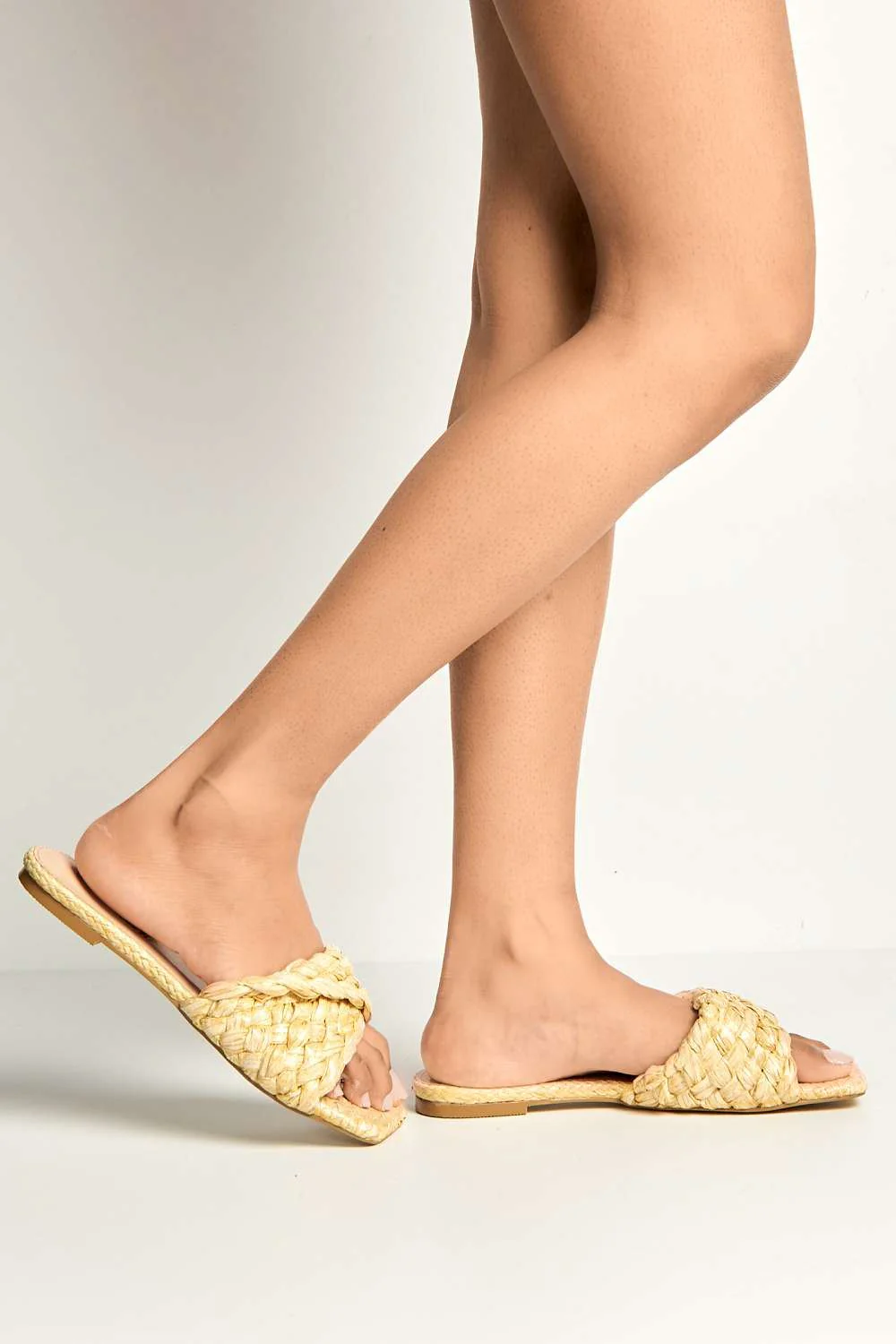 Solya Plaited Raffia Sliders in Beige - Image 3