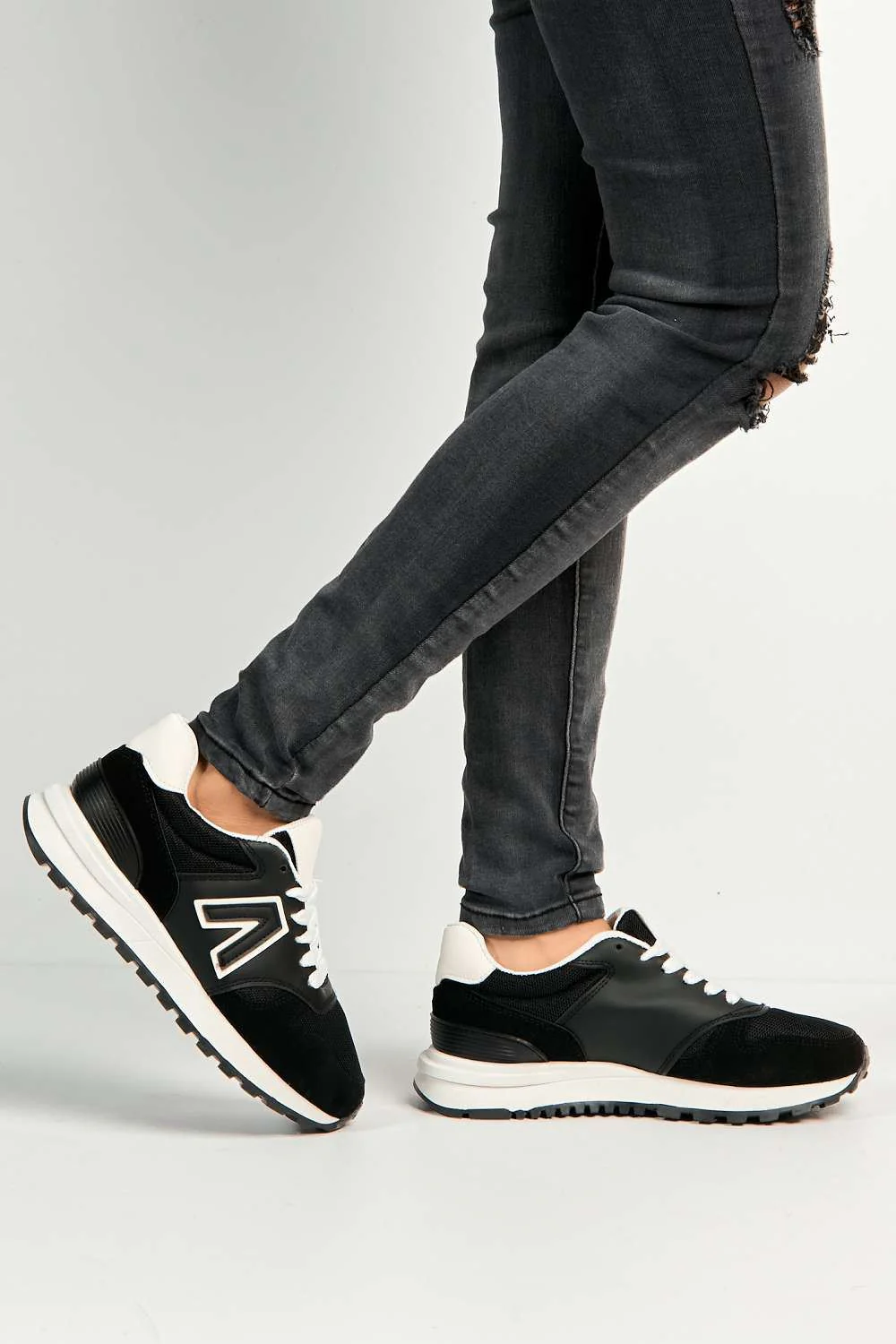 Vanna V Letter Detail Lace Up Trainers in Black - Image 2