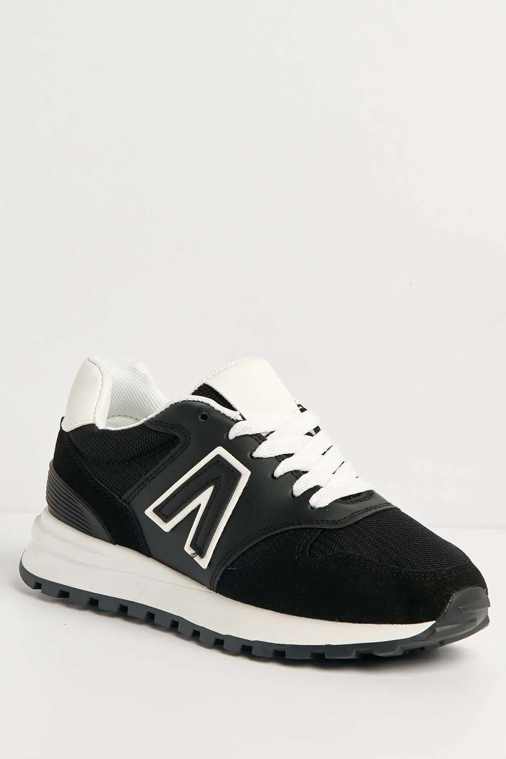 Vanna V Letter Detail Lace Up Trainers in Black - Image 4
