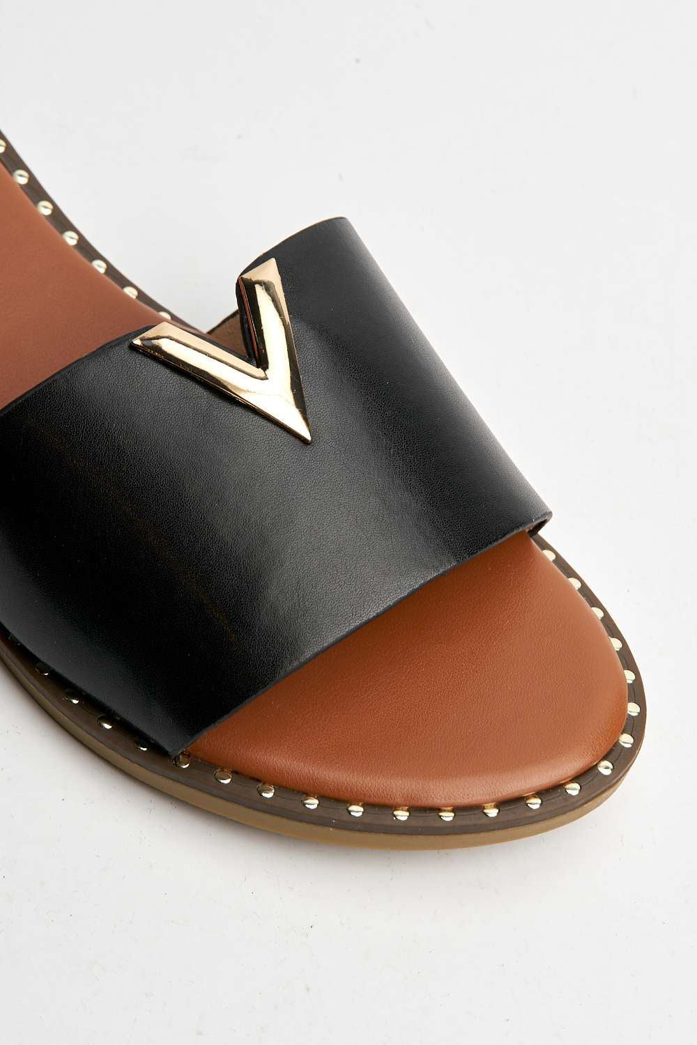 Veena V-Detail Slip-On Sliders in Black - Image 5