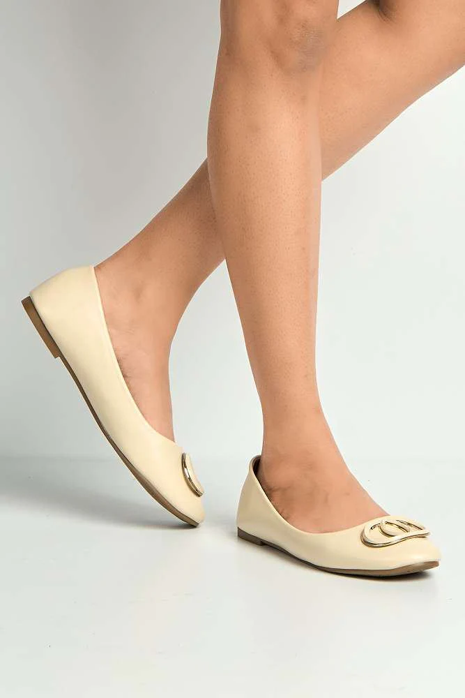Vittoria Broach Detail Pumps in Beige - Image 2