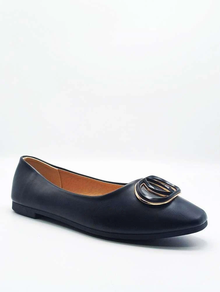 Vittoria Broach Detail Pumps in Black - Image 5