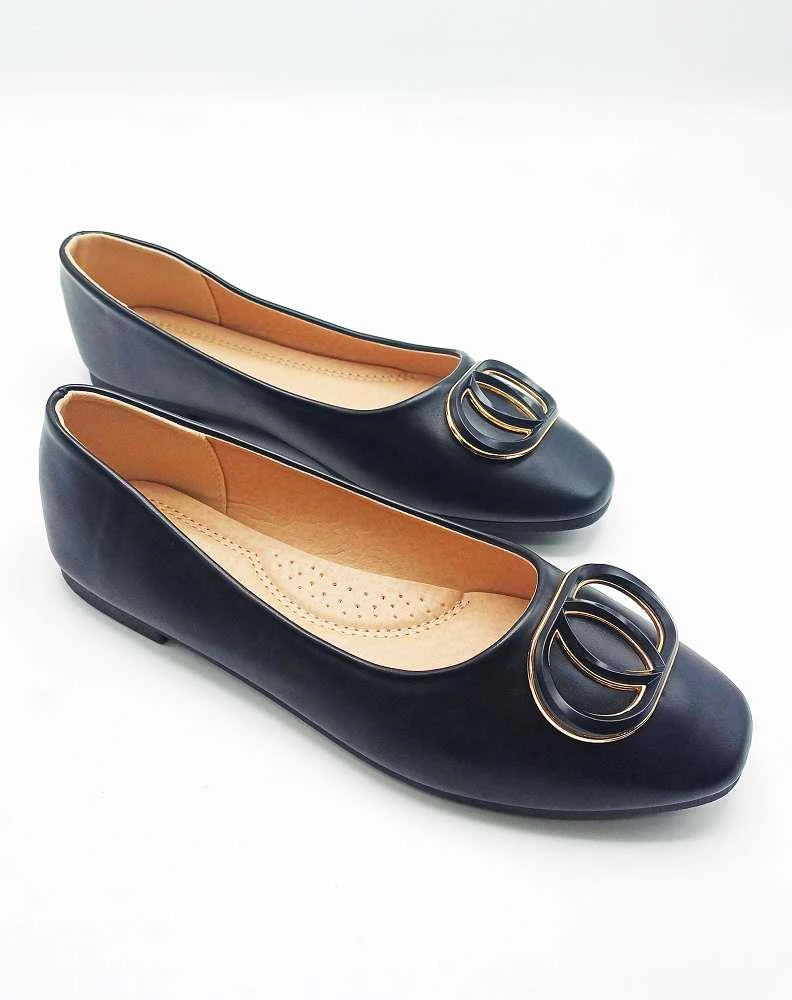 Vittoria Broach Detail Pumps in Black - Image 6