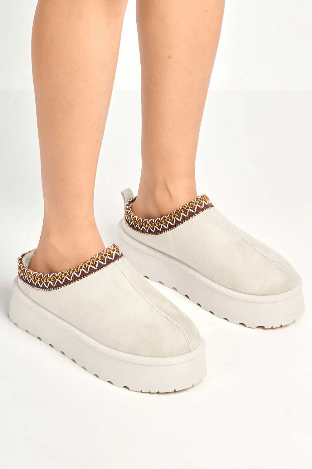 Astri Faux Fur Lining Knit Pattern Detail Flatform Slippers in White / Brown - Image 2