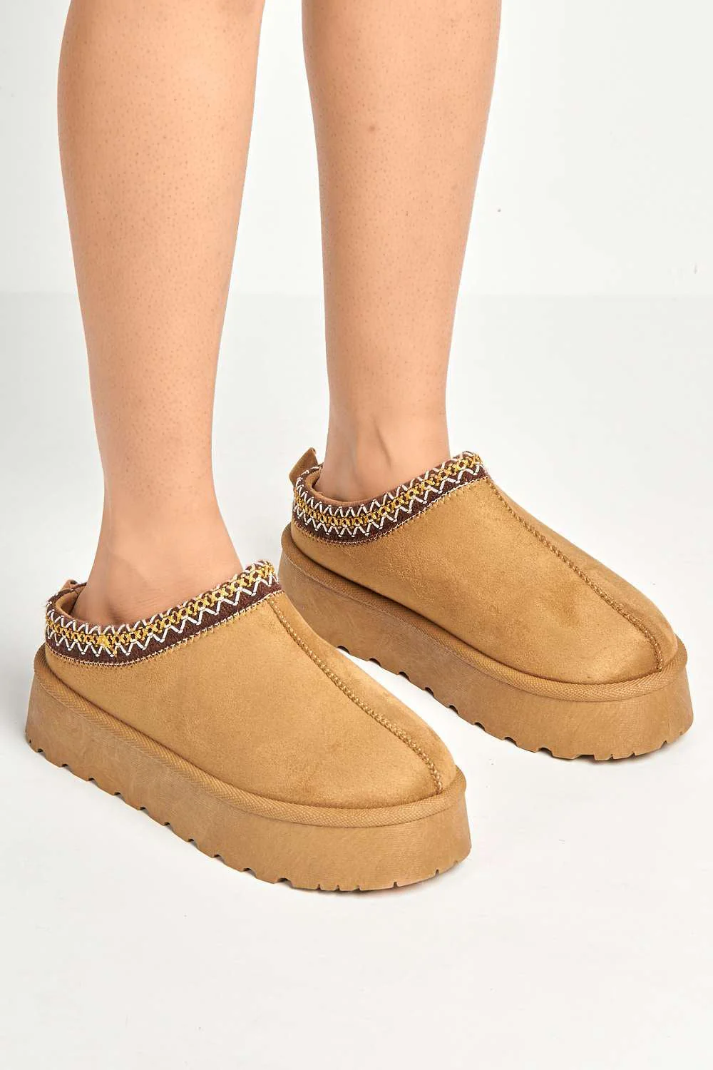 Astri Faux Fur Lining Knit Pattern Detail Flatform Slippers in Camel - Image 3