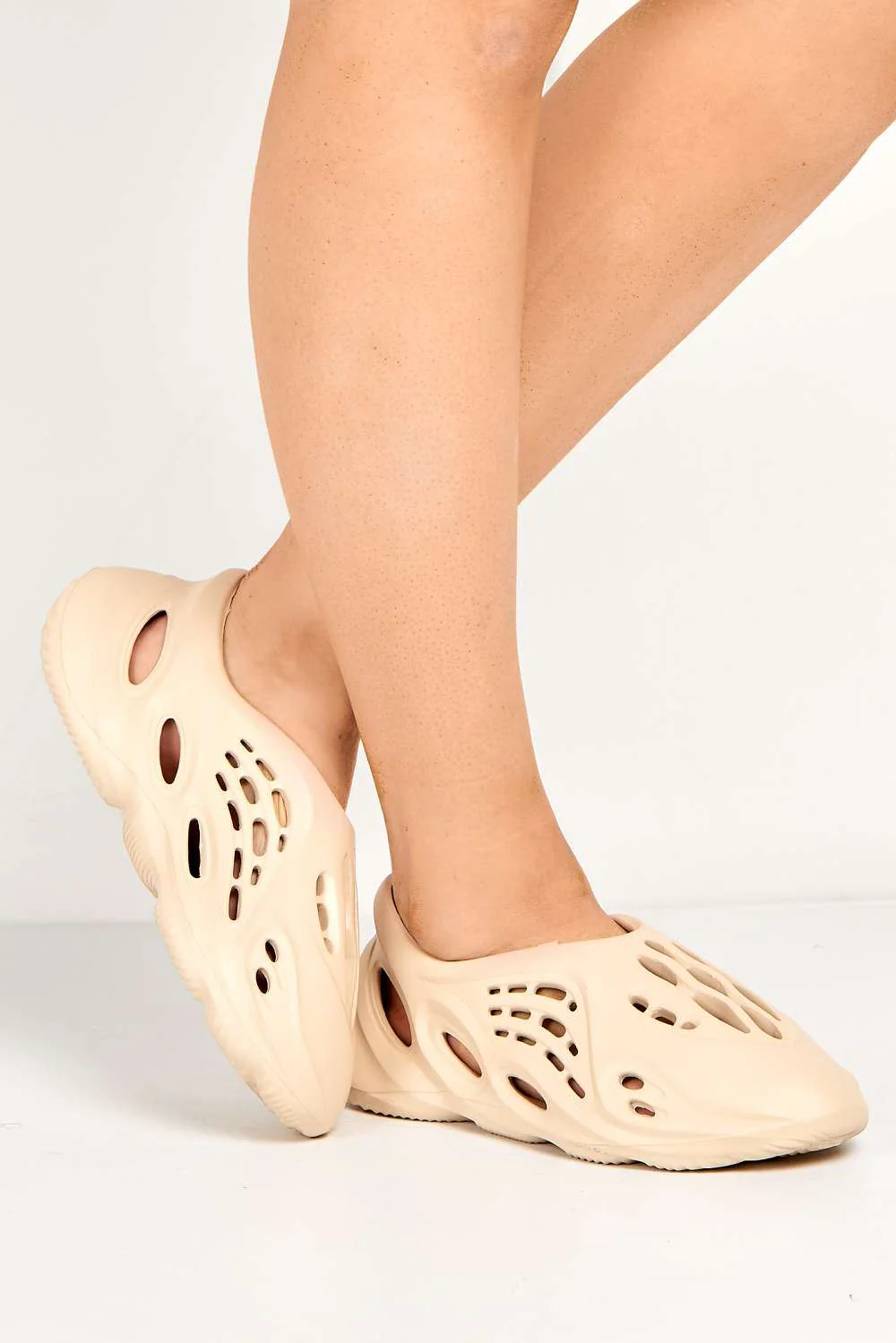 Xavi Foam Slip On Trainer in Bone - Image 2