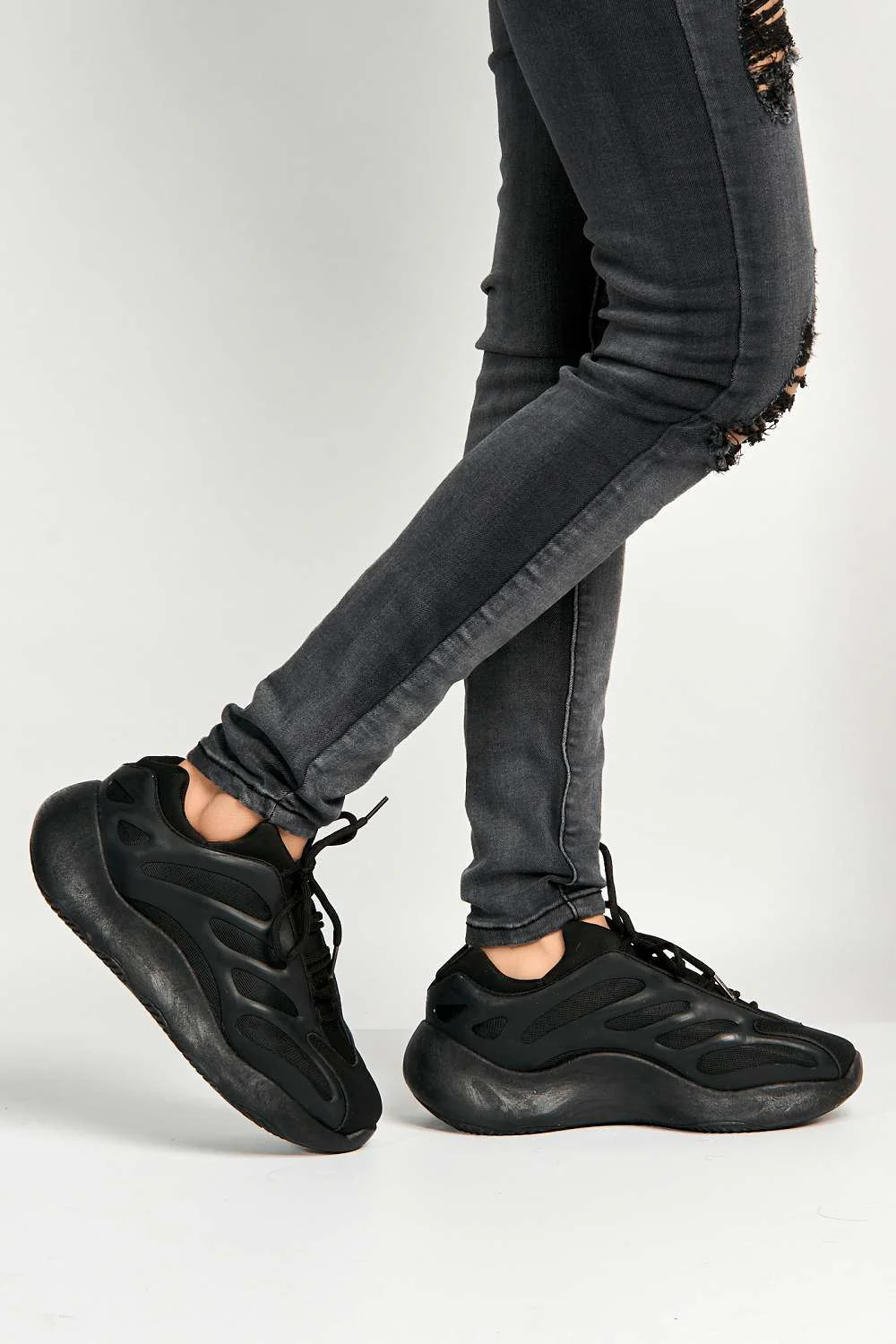 Yaz Lace Up Trainers in Black - Image 3