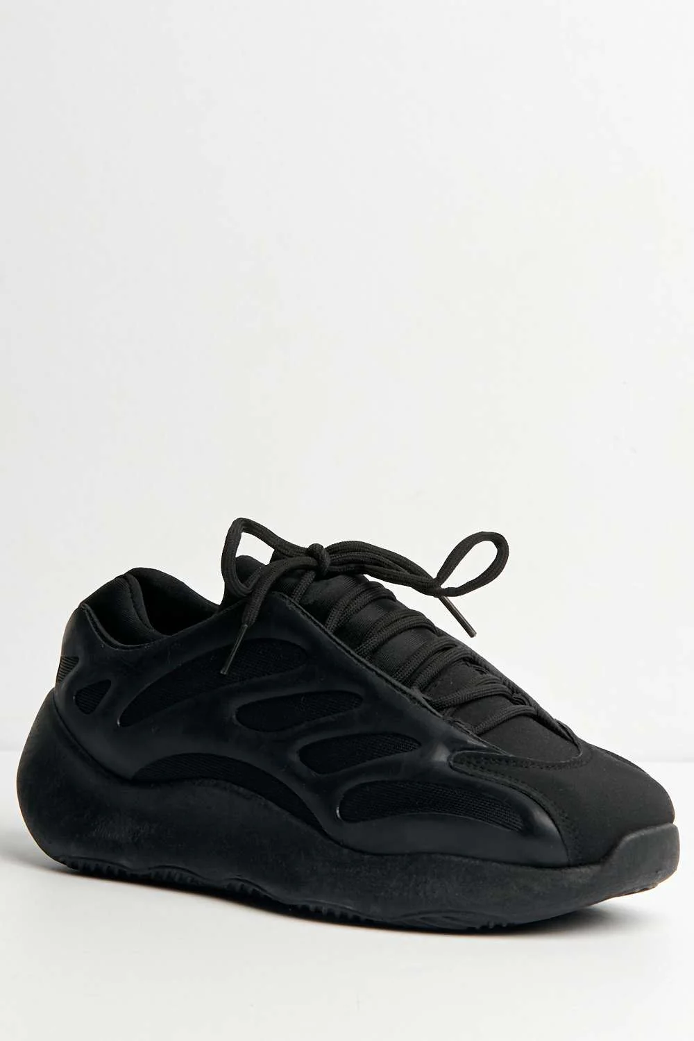 Yaz Lace Up Trainers in Black - Image 4
