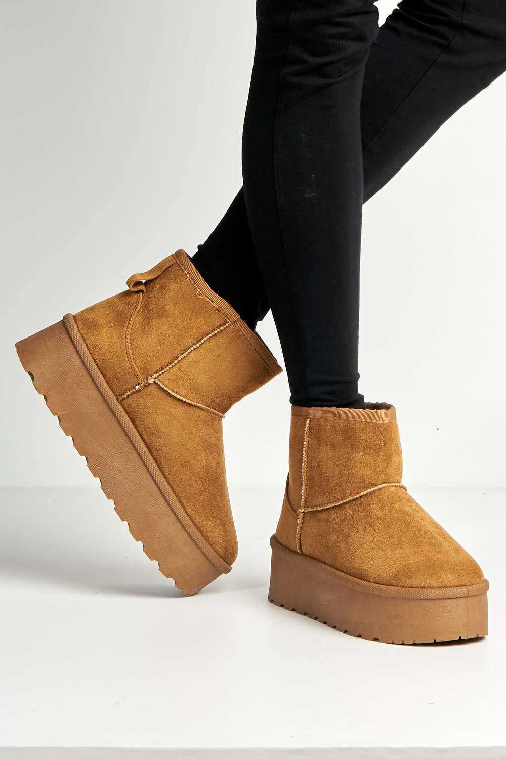 Yulla Flatform Faux Fur Lining Flatform Ankle Boots in Camel - Image 2