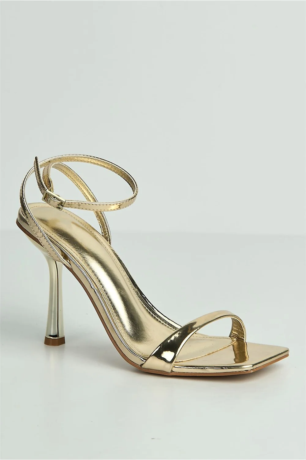 Zaliyah Thin Strap Band Anklestrap Heeled Sandals in Gold - Image 4