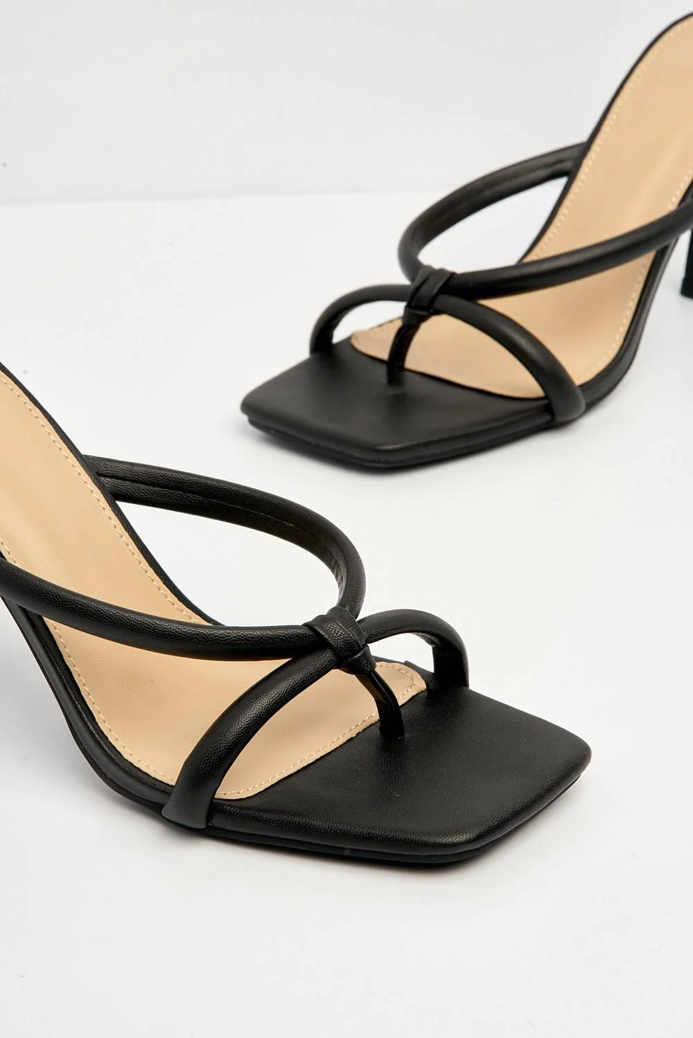 Zample Knot Detail Mule in Black - Image 6