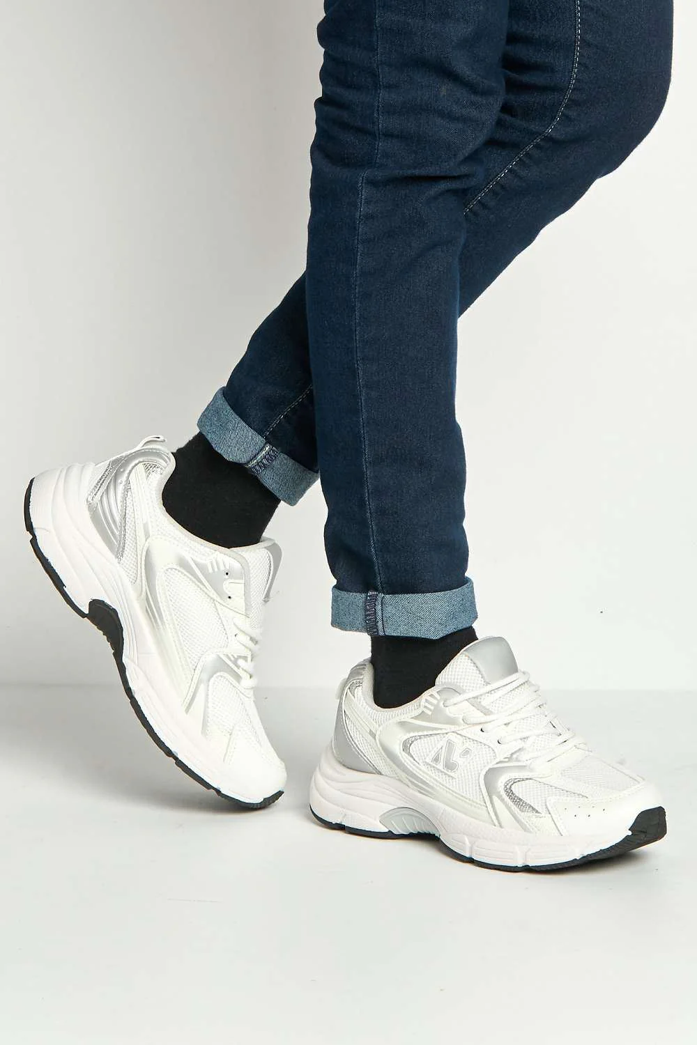 Zoona Mesh Detail Lace-Up Trainers in White