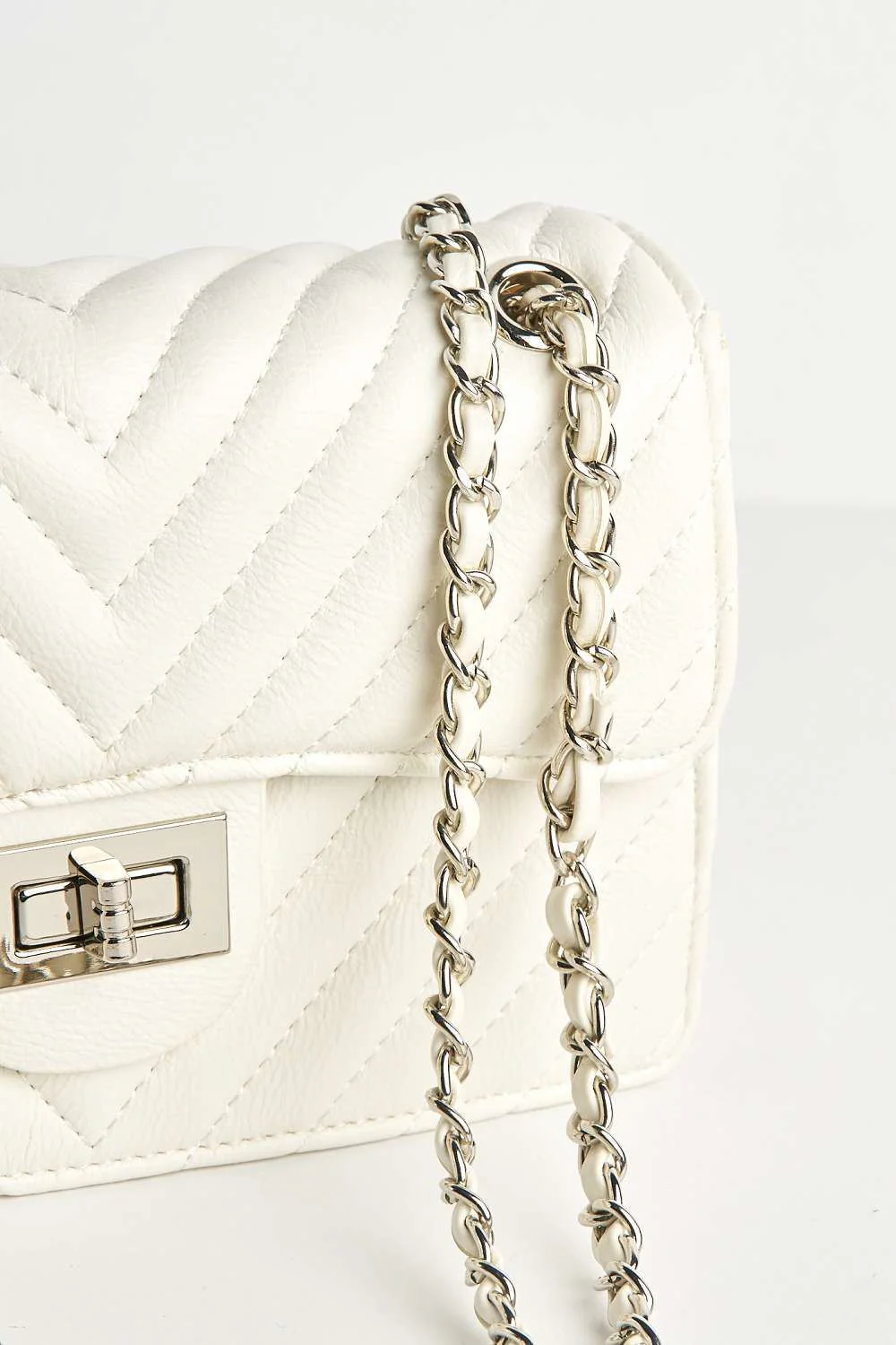 Zoya Quilted Design Top Handle Chain Bag in White - Image 2